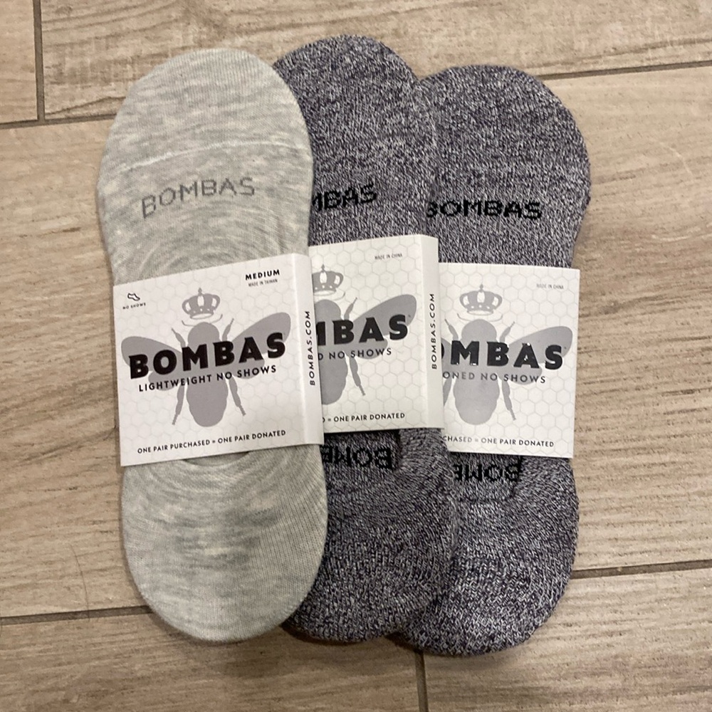 NWT! Bombas no show socks